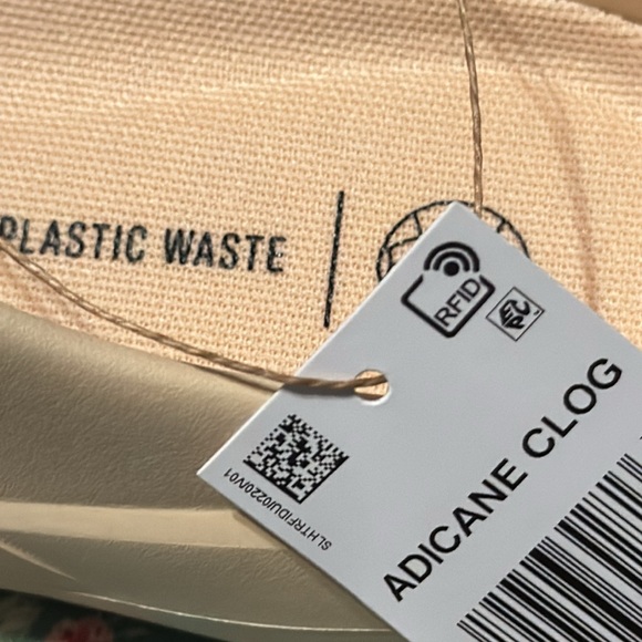 ADICANE CLOG _ adidas unisex slip on swim clogs, men’s 7_ women’s 8 - US. New!💫 - Picture 8 of 12